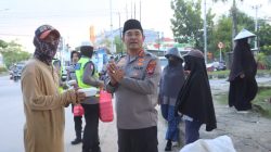 Kapolresta Kendari Kembali Berbagi Takjil di Momen Ramadan